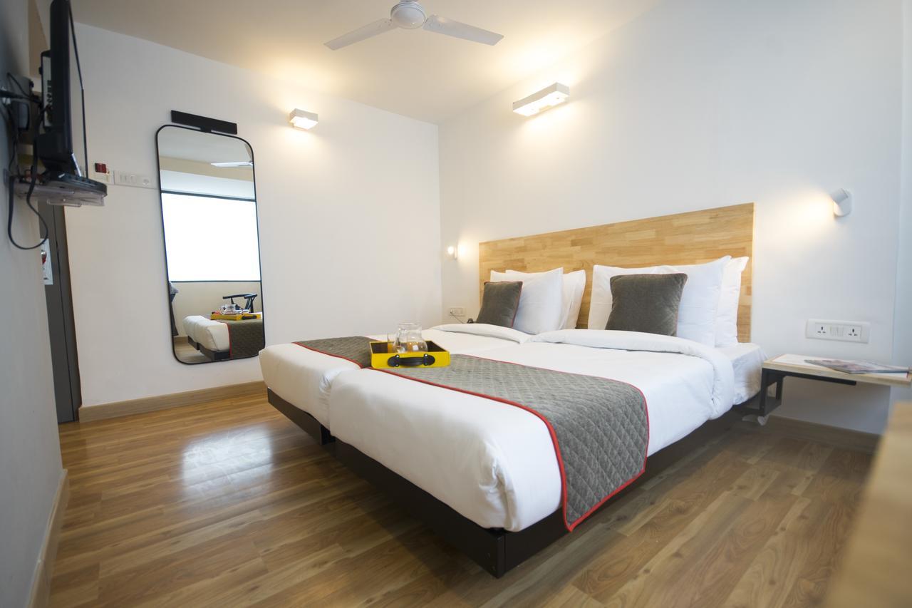 Oyo Townhouse 16 International Airport Otel Mumbai Dış mekan fotoğraf