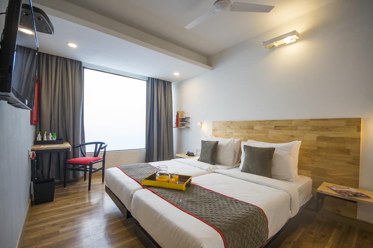 Oyo Townhouse 16 International Airport Otel Mumbai Dış mekan fotoğraf