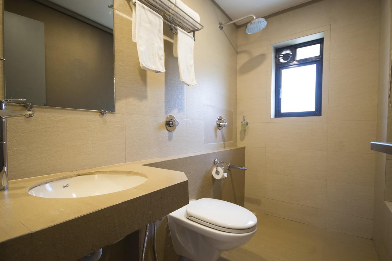 Oyo Townhouse 16 International Airport Otel Mumbai Dış mekan fotoğraf