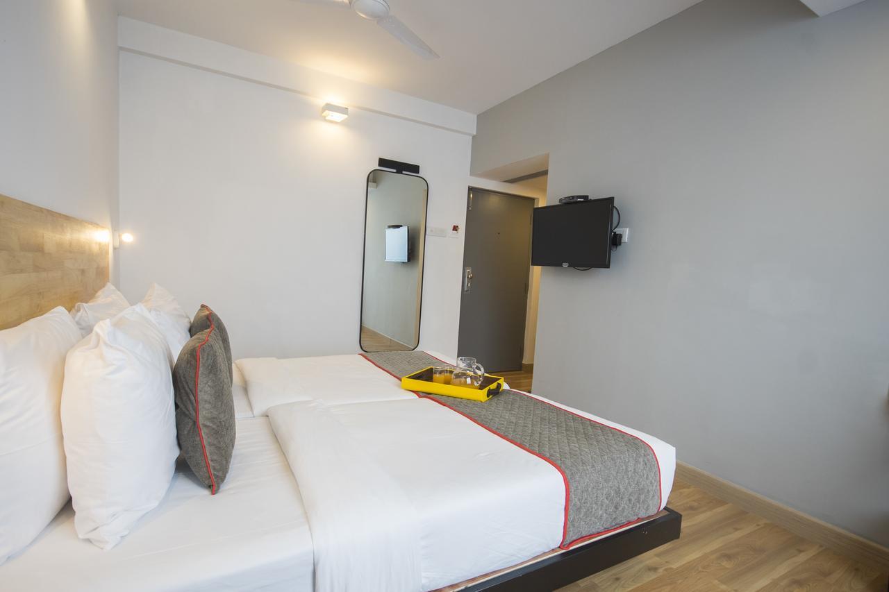 Oyo Townhouse 16 International Airport Otel Mumbai Dış mekan fotoğraf